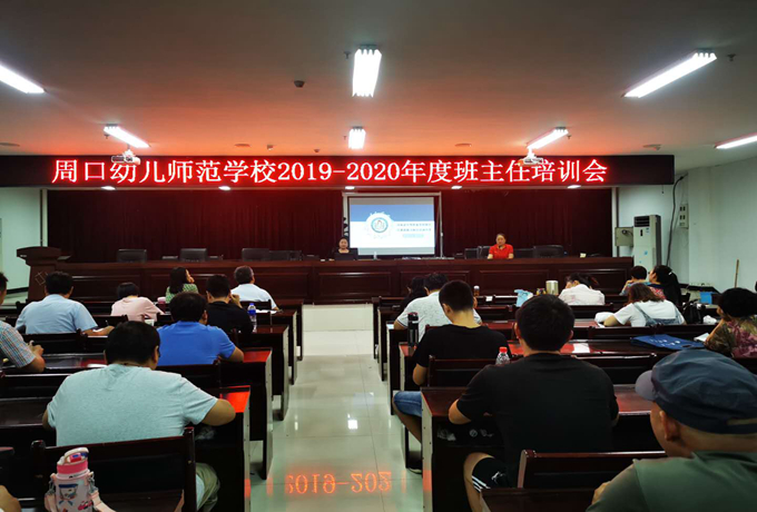 经验交流能力强      潜心技艺素质升